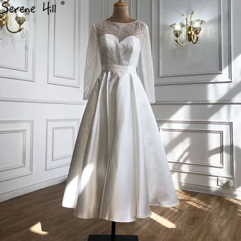 Serene Hill Бели сатенени секси коктейлни рокли трапецовидна форма 2023 с дълги ръкави, блестящи вечерни рокли чай дължина LA70922