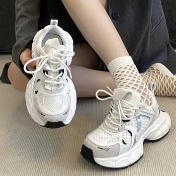 Дамски луксозни обувки 2023 Окото дишащи обувки за жените Спорт Бягане Ежедневни дамски Обувки за фитнес Вулканизированная обувки Кошница